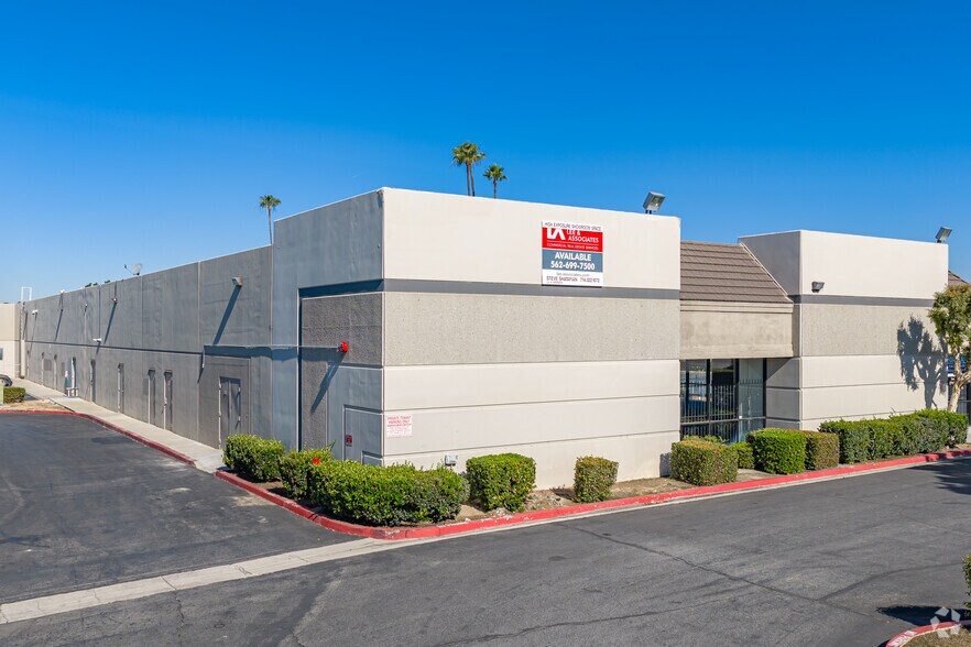 4433-4477 Holt Blvd, Montclair, CA à louer - Photo de l’immeuble – Image 3 sur 11