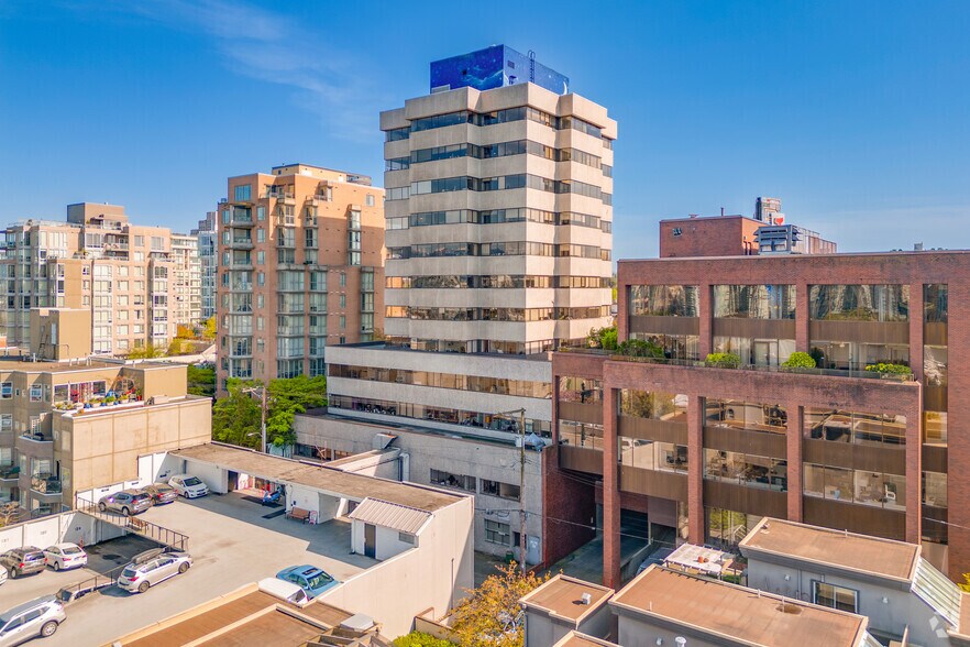 1177 W Broadway, Vancouver, BC à louer - Photo de l’immeuble – Image 3 sur 9