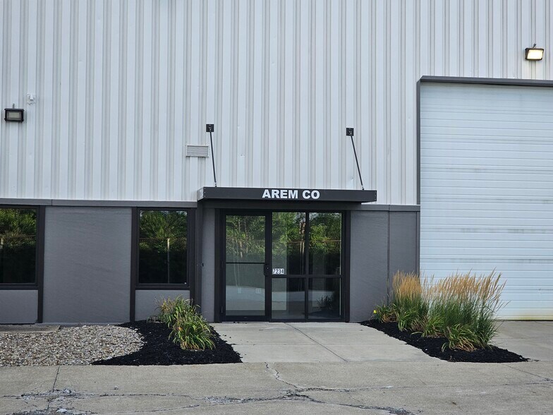 7800 Tyler Blvd, Mentor, OH à louer - Photo de l’immeuble – Image 2 sur 6