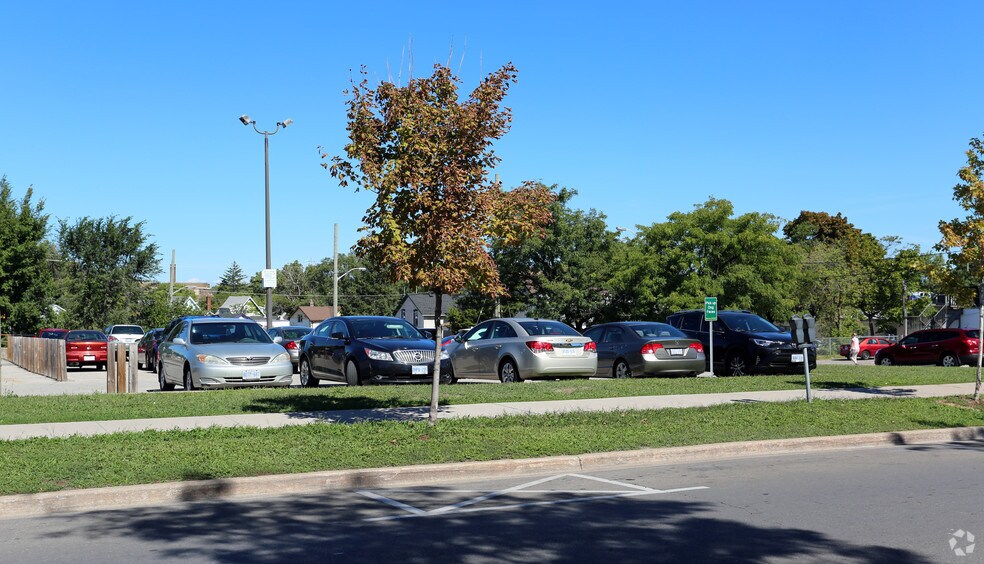 117 Church St, St Catharines, ON à vendre - Photo de l’immeuble – Image 2 sur 2