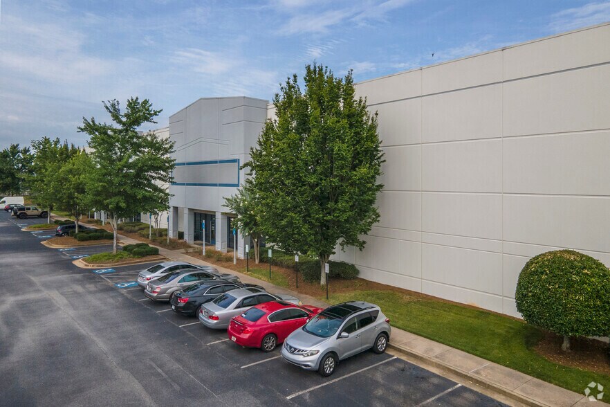 5985 Cabot Pky, Alpharetta, GA à louer - Photo principale – Image 1 sur 14
