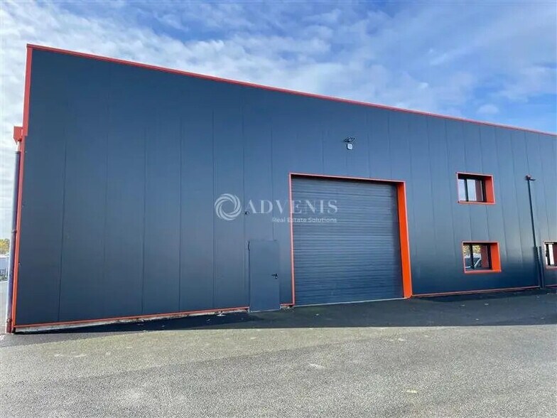 Local d’activités dans Saint-Jean-de-Braye à louer - Photo de l’immeuble – Image 1 sur 10