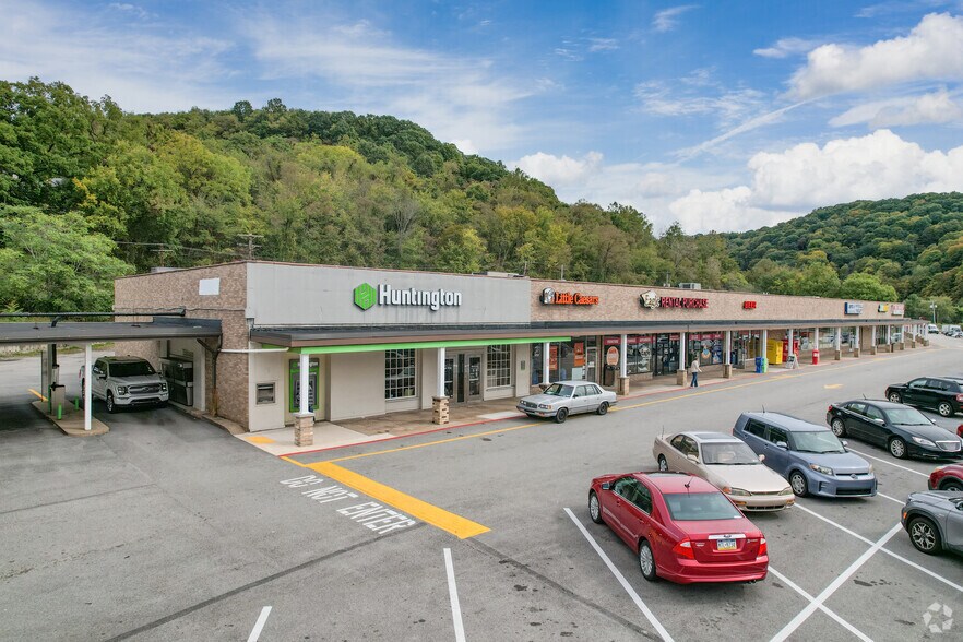 1985 Lincoln Way, McKeesport, PA à louer - Photo de l’immeuble – Image 1 sur 5