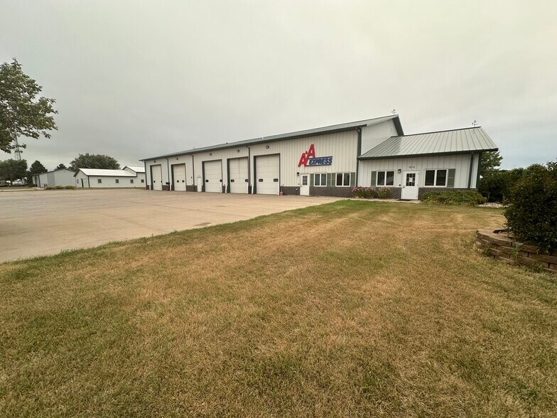 1015 N 9th Ave, Brandon, SD à louer - Photo principale – Image 1 sur 27