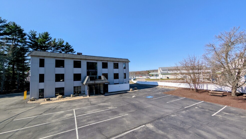 49 Plain St, North Attleboro, MA à vendre - Photo de l’immeuble – Image 3 sur 19