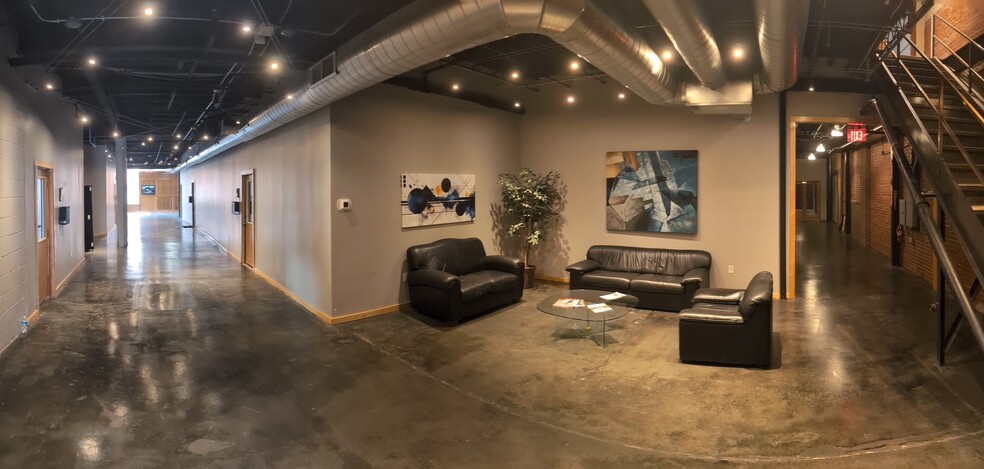 1321 Burlington St, North Kansas City, MO à louer - Photo de l’immeuble – Image 2 sur 8