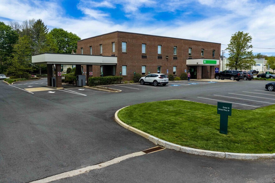 175 Great Rd, Bedford, MA à louer - Photo de l’immeuble – Image 2 sur 7