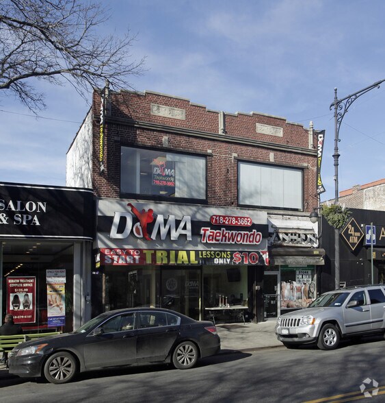 30-22 Steinway St, Astoria, NY à louer - Photo principale – Image 1 sur 9