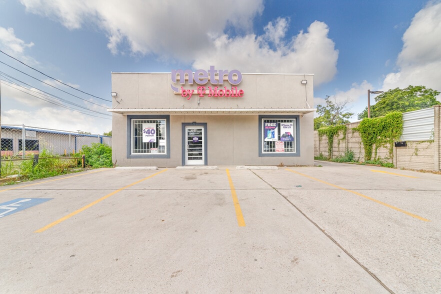 7016 Harrisburg Blvd, Houston, TX à vendre - Photo de l’immeuble – Image 2 sur 14