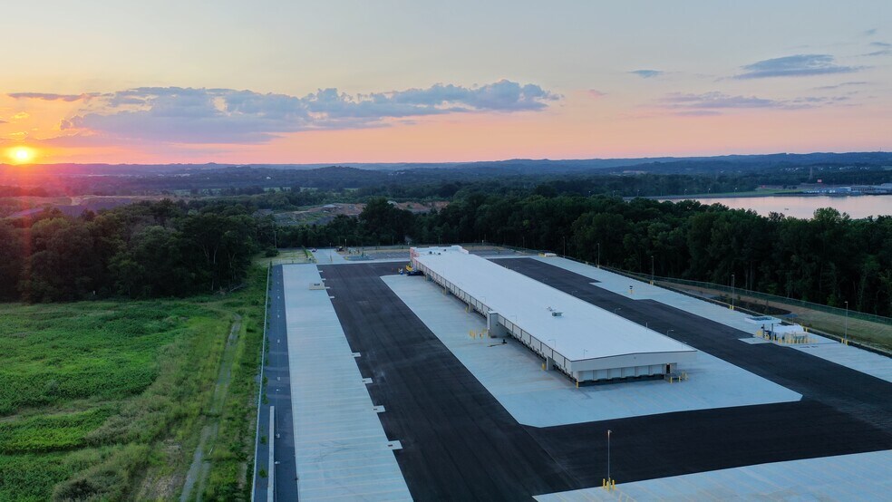 790 Burnett rd, Old Hickory, TN à louer - Photo de l’immeuble – Image 3 sur 5