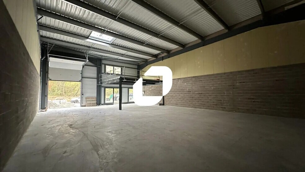 Local d'activités dans Haguenau à vendre - Photo de l’immeuble – Image 2 sur 10