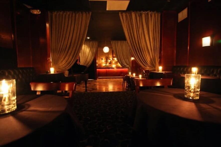 1623 1/2 N Cahuenga Blvd, Los Angeles, CA à louer - Photo intérieure – Image 1 sur 5