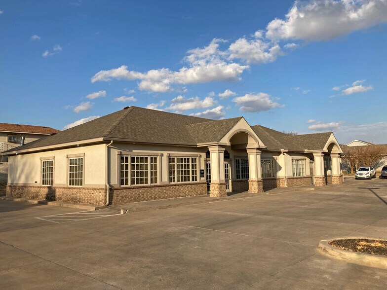 612-624 N Mulberry Rd, Derby, KS à vendre - Photo de l’immeuble – Image 1 sur 1