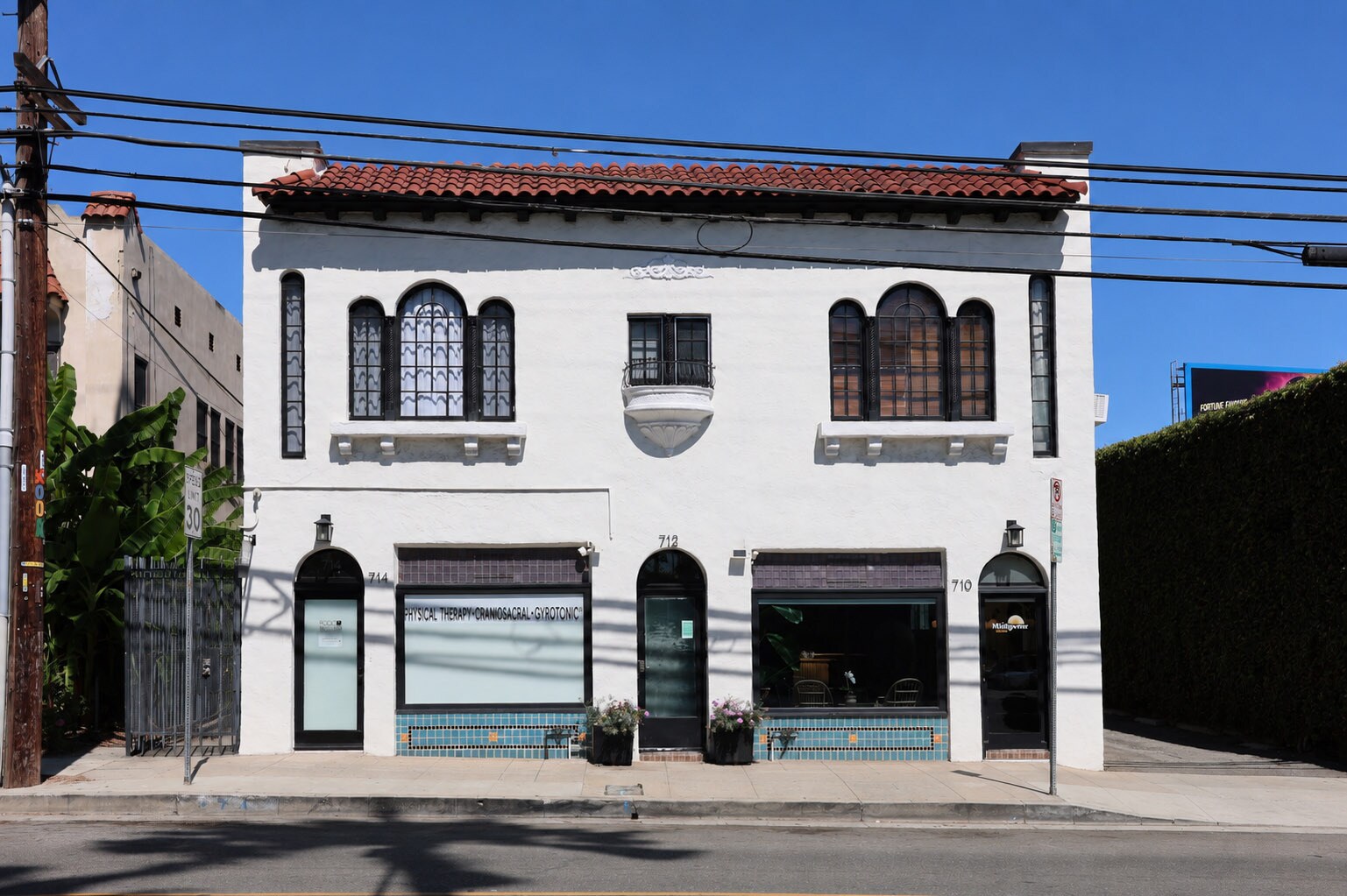 710 N Van Ness Ave, Los Angeles, CA à vendre Photo de l’immeuble– Image 1 sur 12