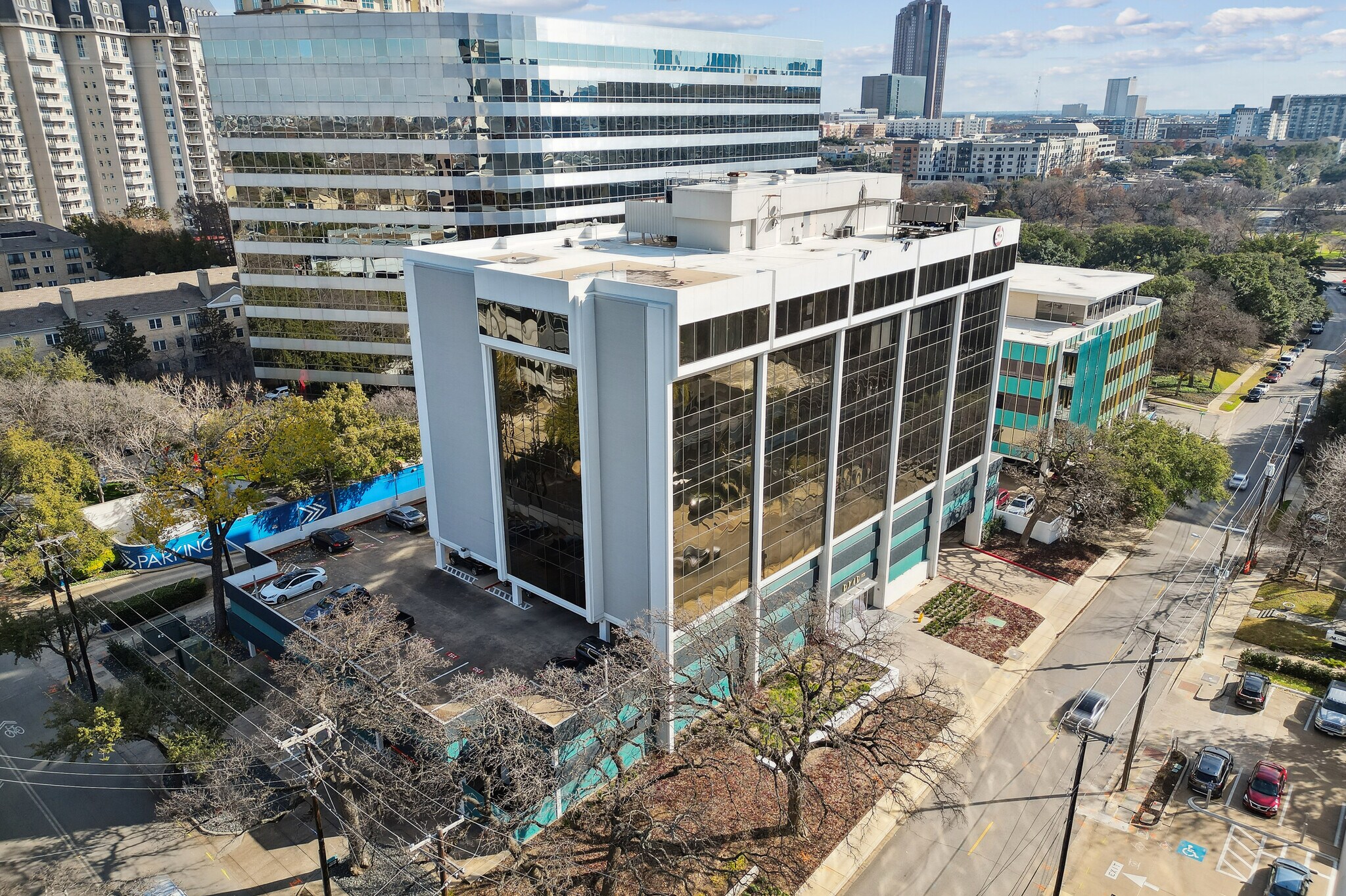 3626 N Hall St, Dallas, TX à louer Photo principale– Image 1 sur 28