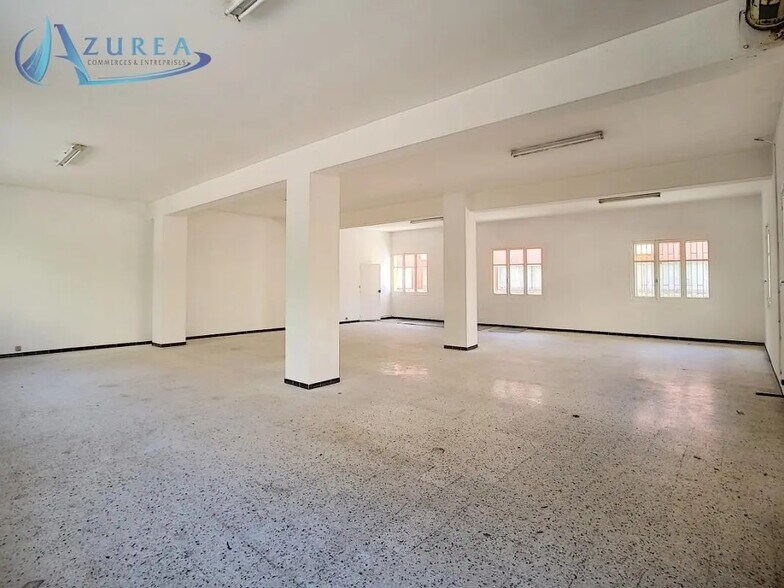 Industriel/Logistique dans Saint-André-de-la-Roche à louer - Photo intérieure – Image 2 sur 6