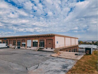 Plus de détails pour 8918-8958 J St, Omaha, NE - Industriel/Logistique à louer