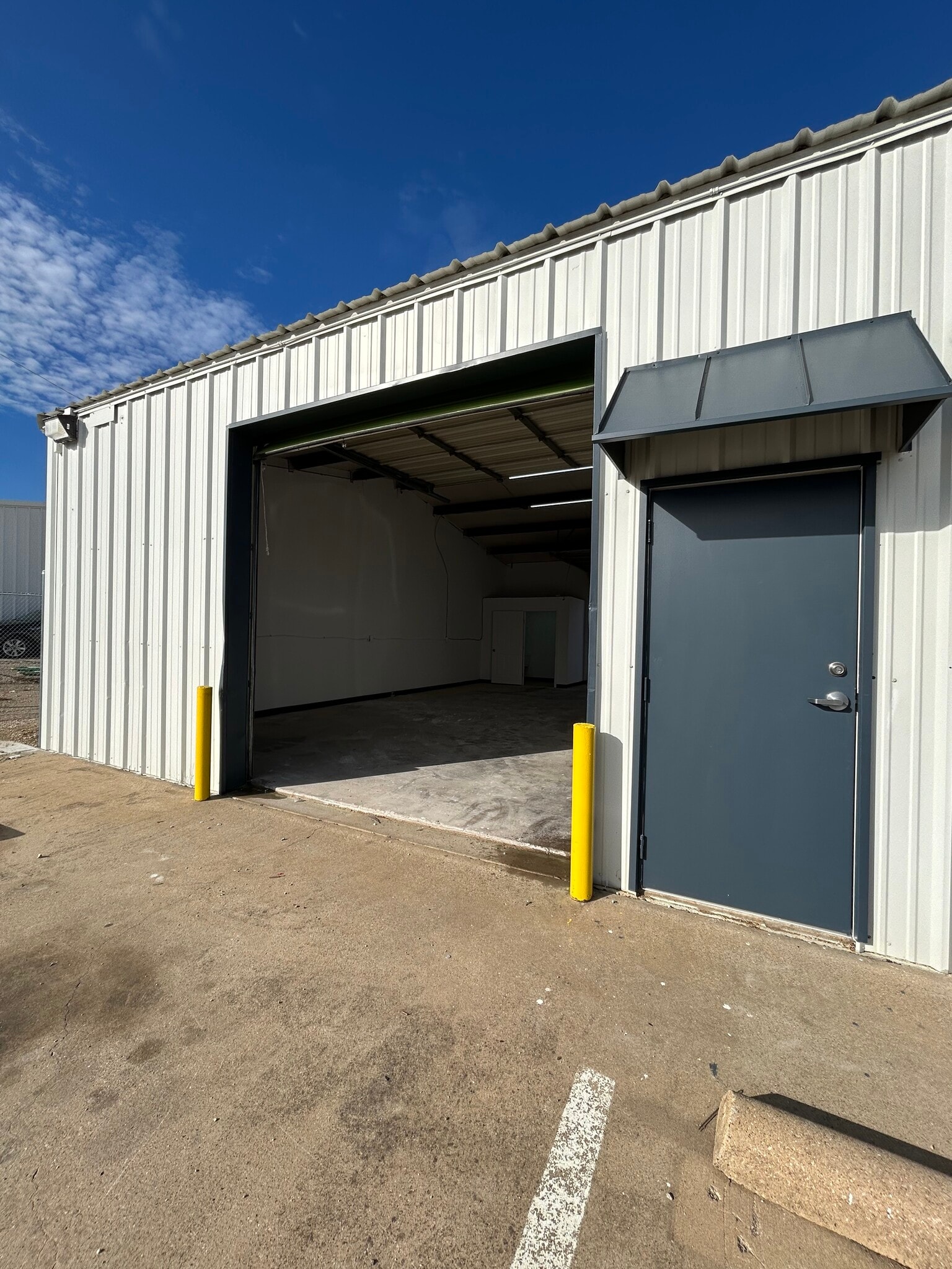 5051 David Strickland Rd, Fort Worth, TX à louer Photo de l’immeuble– Image 1 sur 4