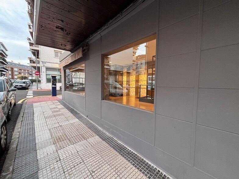 Avenida de España, 18, Majadahonda, Madrid à louer - Photo de l’immeuble – Image 2 sur 3