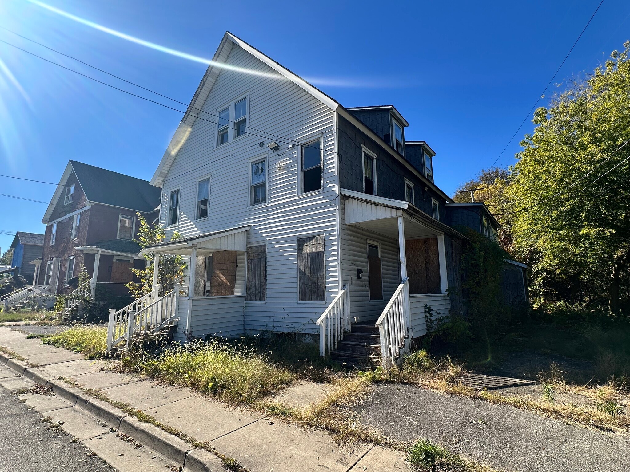 9 Wells Ave, Johnson City, NY à vendre Photo principale– Image 1 sur 4