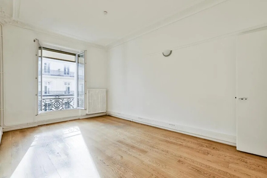 Bureau dans Paris à louer - Photo de l’immeuble – Image 2 sur 8