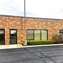888 E Belvidere Rd, Grayslake, IL à louer Photo de l’immeuble– Image 1 sur 15