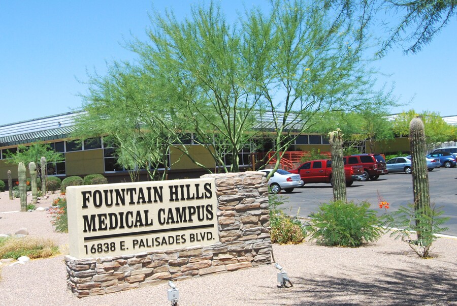 16838 E Palisades Blvd, Fountain Hills, AZ à louer Photo principale– Image 1 sur 5