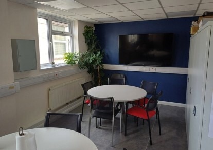 Queensway, Enfield, LND EN3 4SA - Lot 8 -  - Photo intérieure - Image 1 of 3