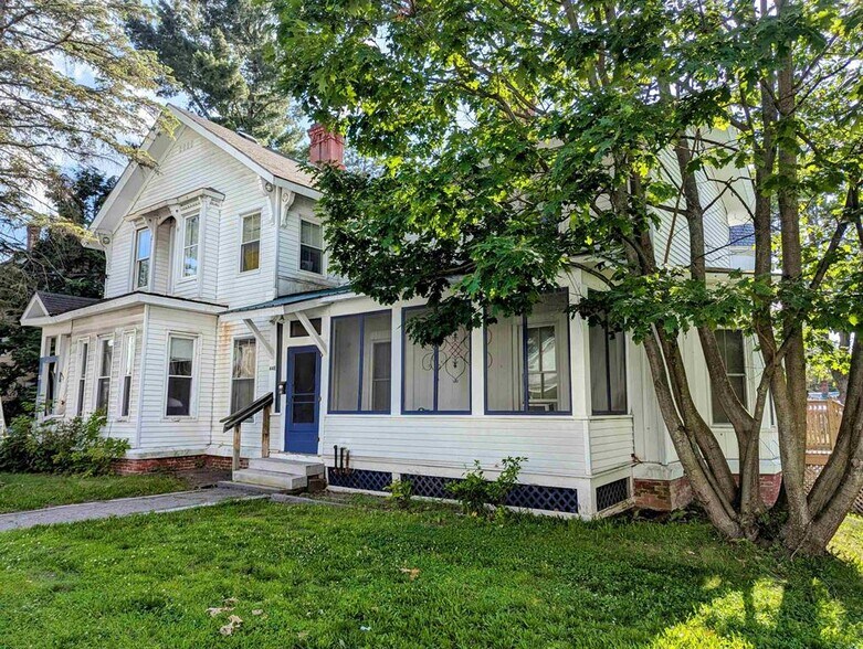 44 Walnut St, Claremont, NH à vendre - Photo de l’immeuble – Image 2 sur 28
