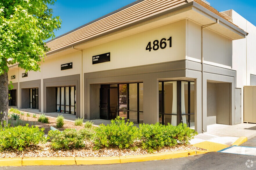 4861 Sunrise Dr, Martinez, CA à louer - Photo de l’immeuble – Image 2 sur 17