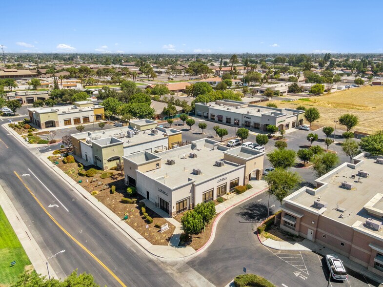 307 & 325 Mall Drive, Hanford portefeuille de 2 biens à vendre sur LoopNet.fr - Photo de l’immeuble – Image 3 sur 3