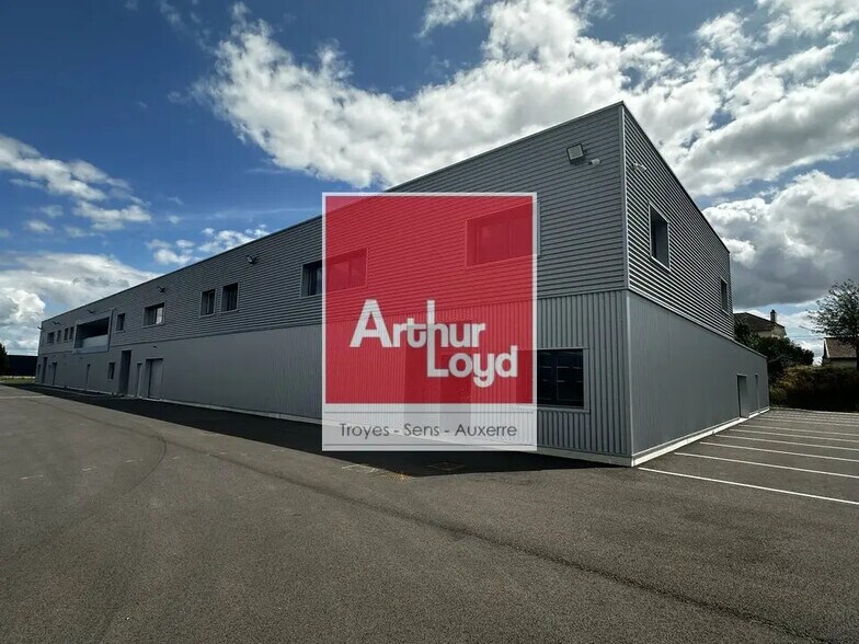 Industriel/Logistique dans Sainte-Savine à louer - Photo de l’immeuble – Image 3 sur 5