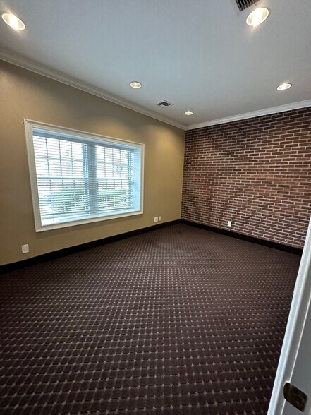 25 Nassau Ln, Island Park, NY à louer - Photo intérieure – Image 3 sur 31
