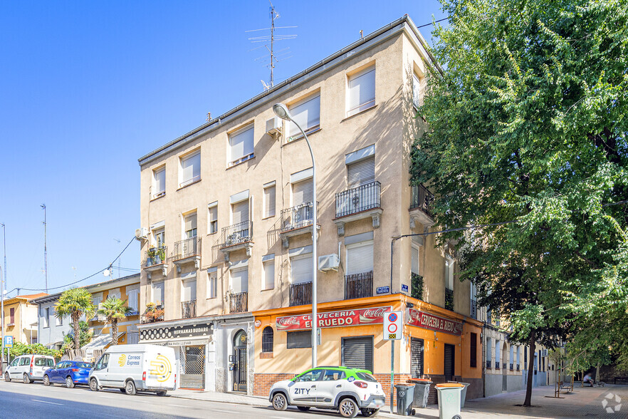 Avenida de los Toreros, 39, Madrid, Madrid à louer - Photo de l’immeuble – Image 2 sur 2