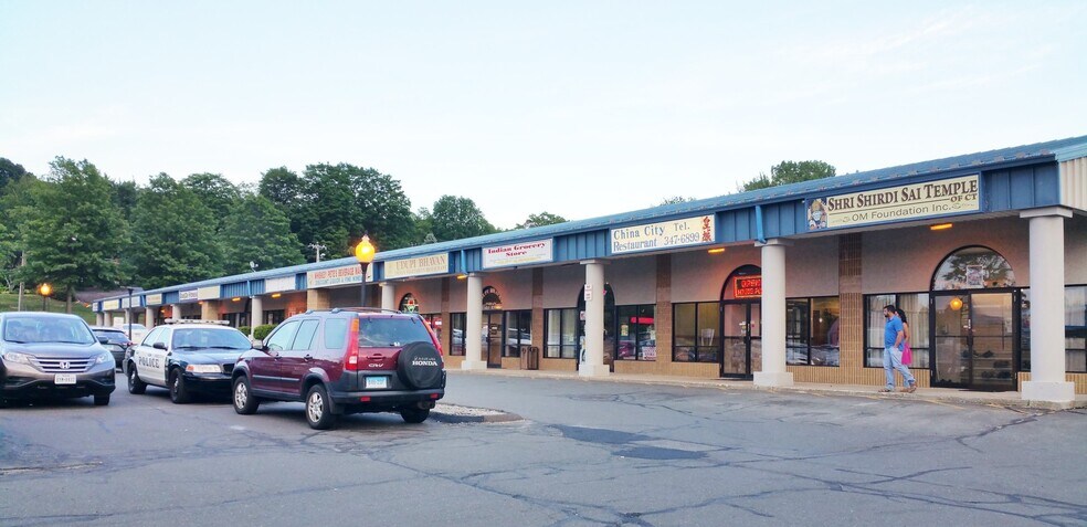 749 Saybrook Rd, Middletown, CT à louer - Photo de l’immeuble – Image 3 sur 5