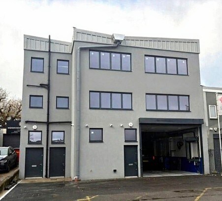 Stirling Way, Borehamwood à louer - Photo de l’immeuble – Image 2 sur 3