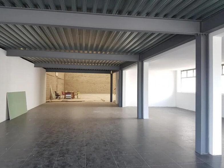 Local d’activités dans Amfreville-la-Mi-Voie à louer - Photo de l’immeuble – Image 2 sur 8