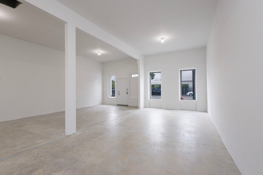 1157 S Robertson Blvd, Los Angeles, CA à louer - Photo de l’immeuble – Image 3 sur 13