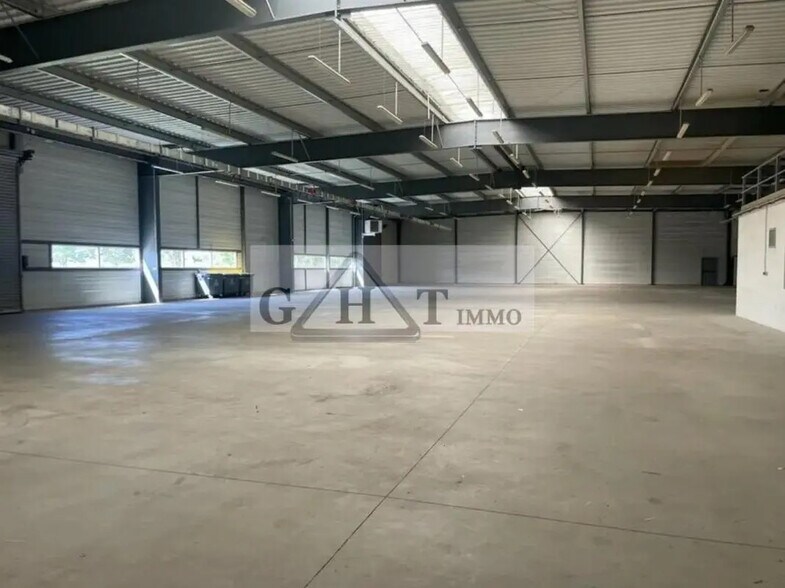 Industriel/Logistique dans Creil à vendre - Photo intérieure – Image 2 sur 3