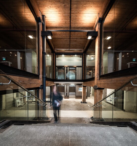 49 Spadina Ave, Toronto, ON à louer - Photo de l’immeuble – Image 3 sur 11