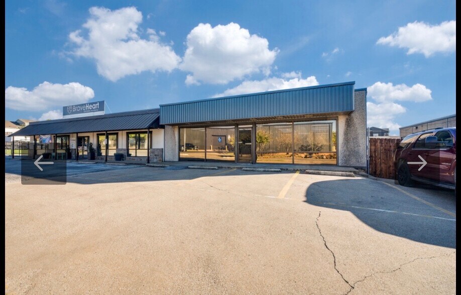 1018 W Main St, Arlington, TX à louer - Photo de l’immeuble – Image 3 sur 22