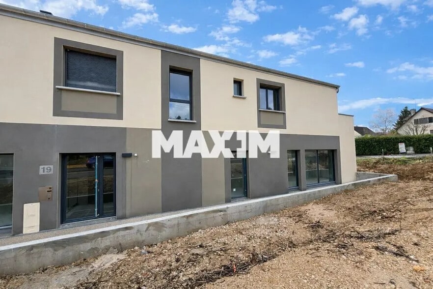 Local commercial dans Daix à louer - Photo de l’immeuble – Image 2 sur 7