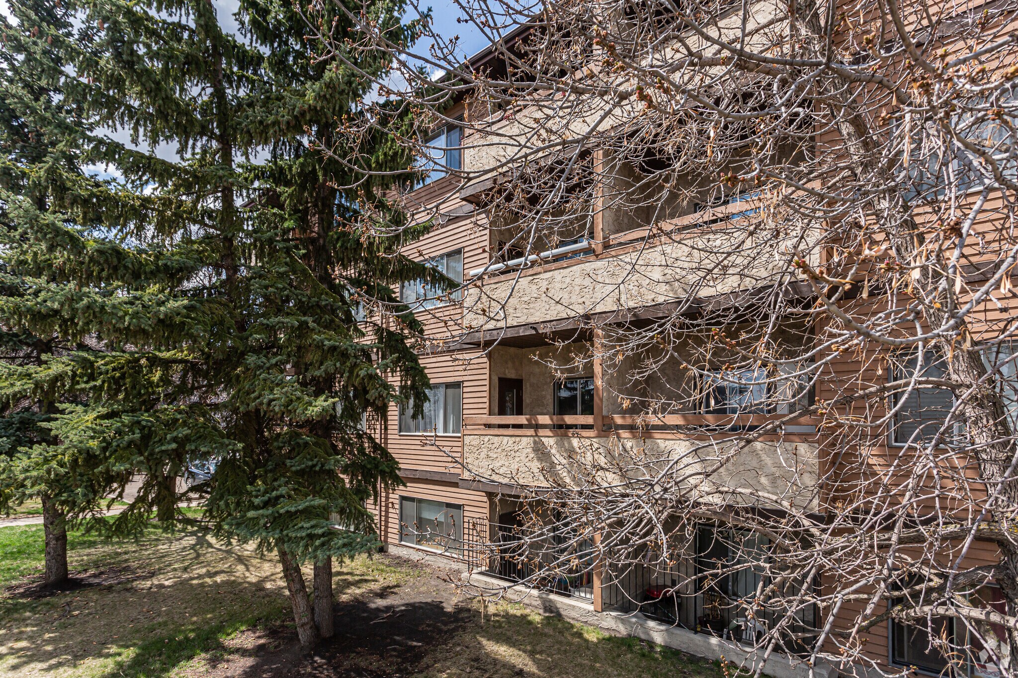 14908 26th St NW, Edmonton, AB à vendre Photo de l’immeuble– Image 1 sur 4
