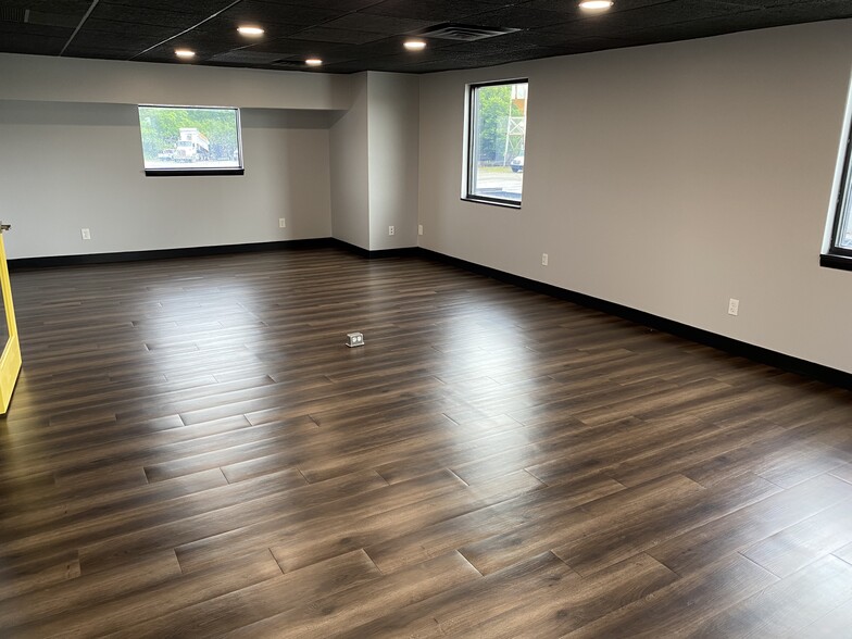 10151 Hague Rd, Indianapolis, IN à vendre - Photo intérieure – Image 3 sur 15