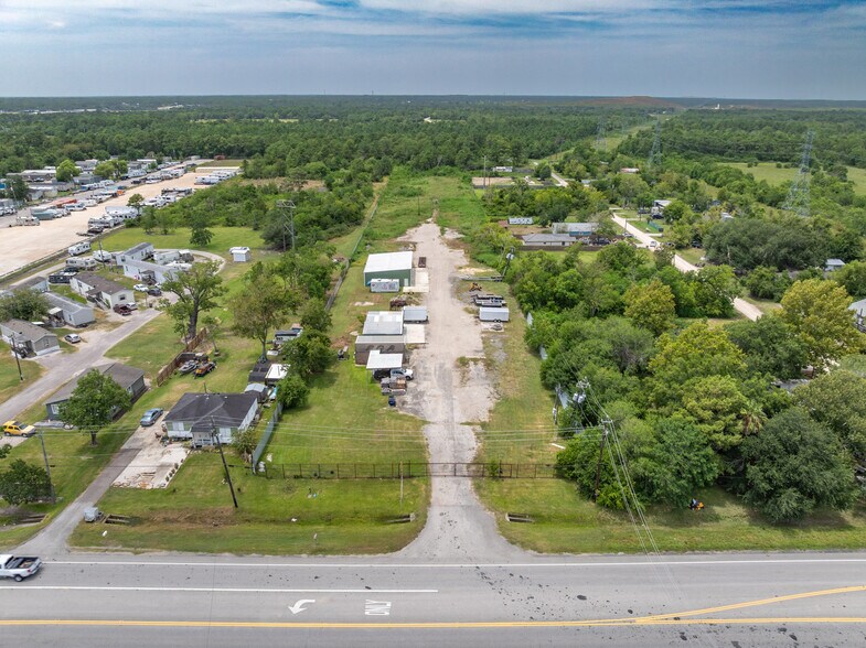 5320 FM 2004 Rd, Hitchcock, TX à louer - Photo de l’immeuble – Image 3 sur 10