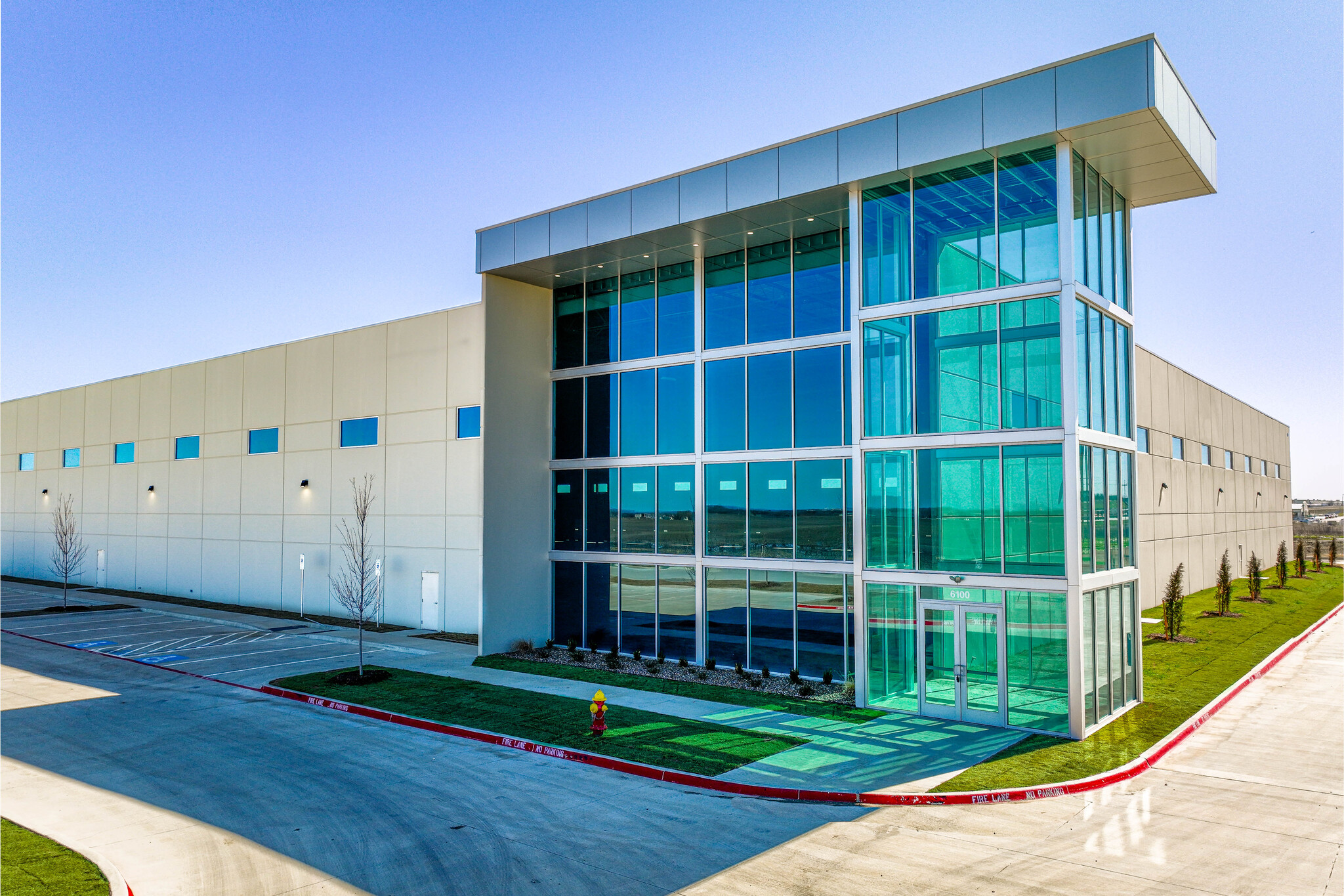 6100 N Stemmens Fwy, Sanger, TX à louer Photo de l’immeuble– Image 1 sur 17