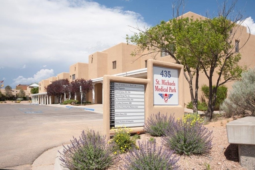 435 Saint Michaels Dr, Santa Fe, NM à louer - Autre – Image 2 sur 7