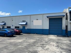 7250 NW 41st St, Miami, FL à louer Photo de l’immeuble– Image 2 sur 5