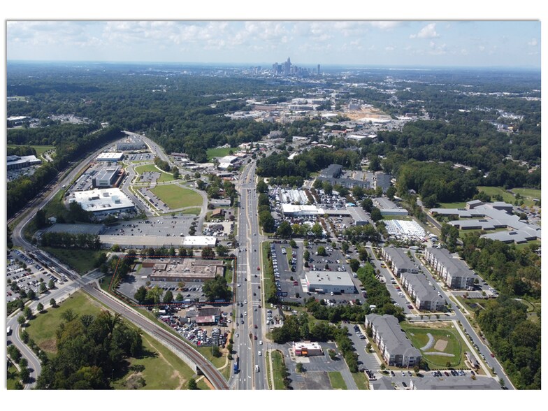 5500 N Tryon St, Charlotte, NC à louer - Aérien – Image 3 sur 8