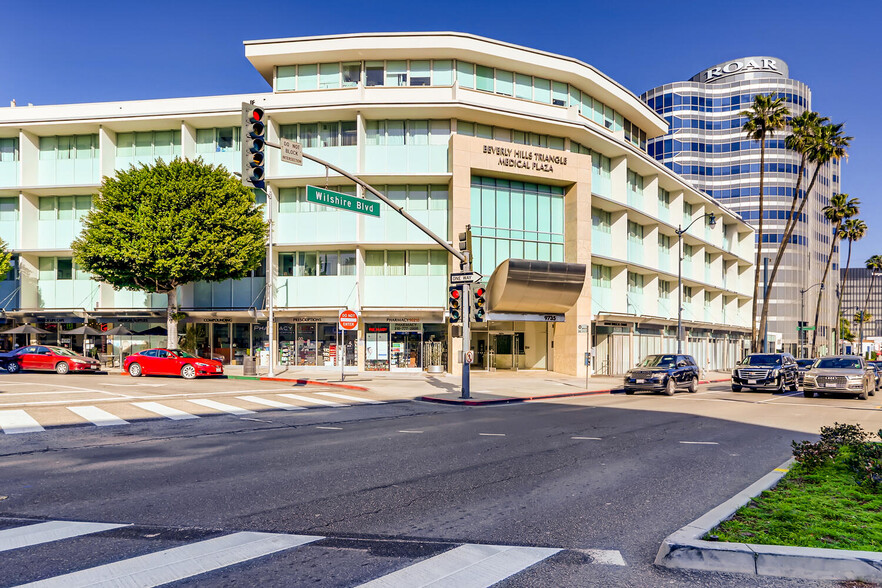 462 N Linden Dr, Beverly Hills, CA à louer - Photo de l’immeuble – Image 1 sur 12